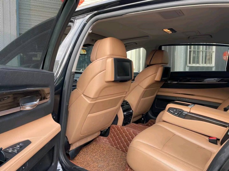 济宁12年宝马7系6