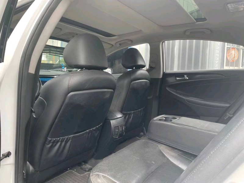 济宁14年现代索纳塔八5