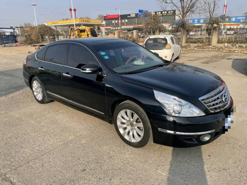 保定11年日产天籁3