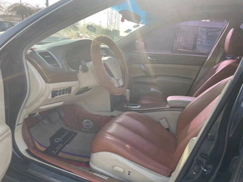 保定11年日产天籁6