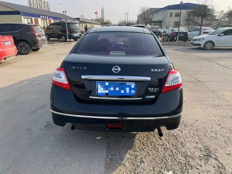 保定11年日产天籁9