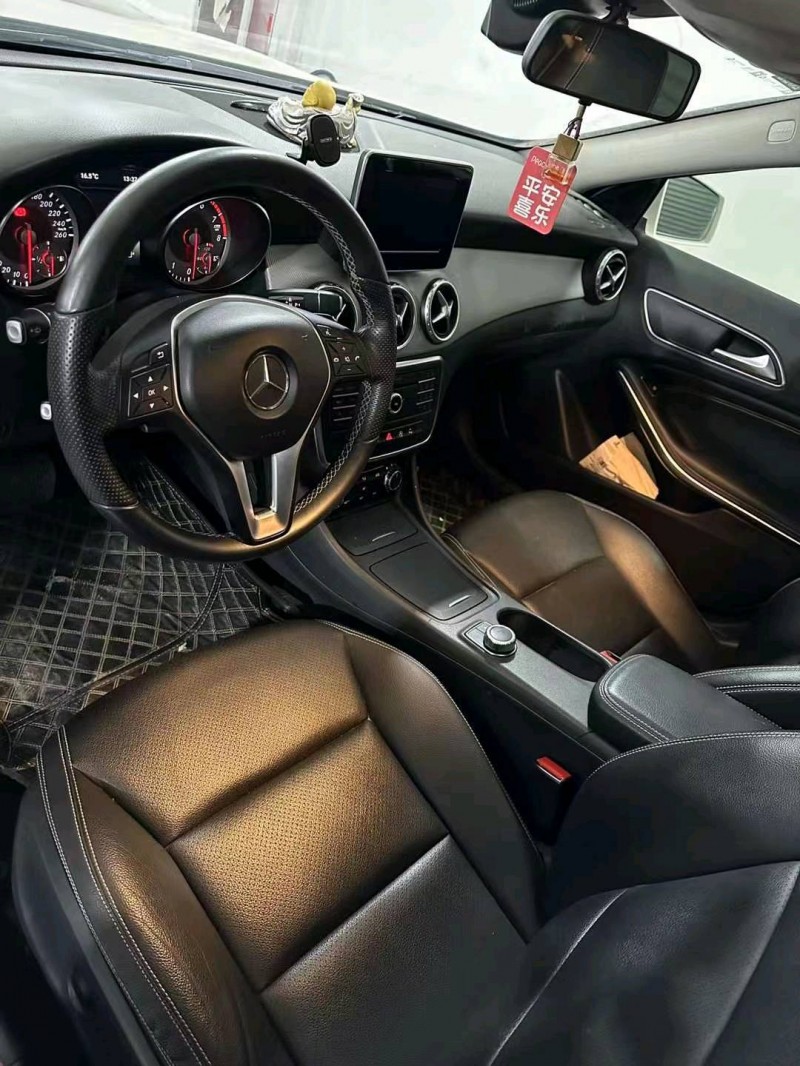 徐州16年奔驰GLA8