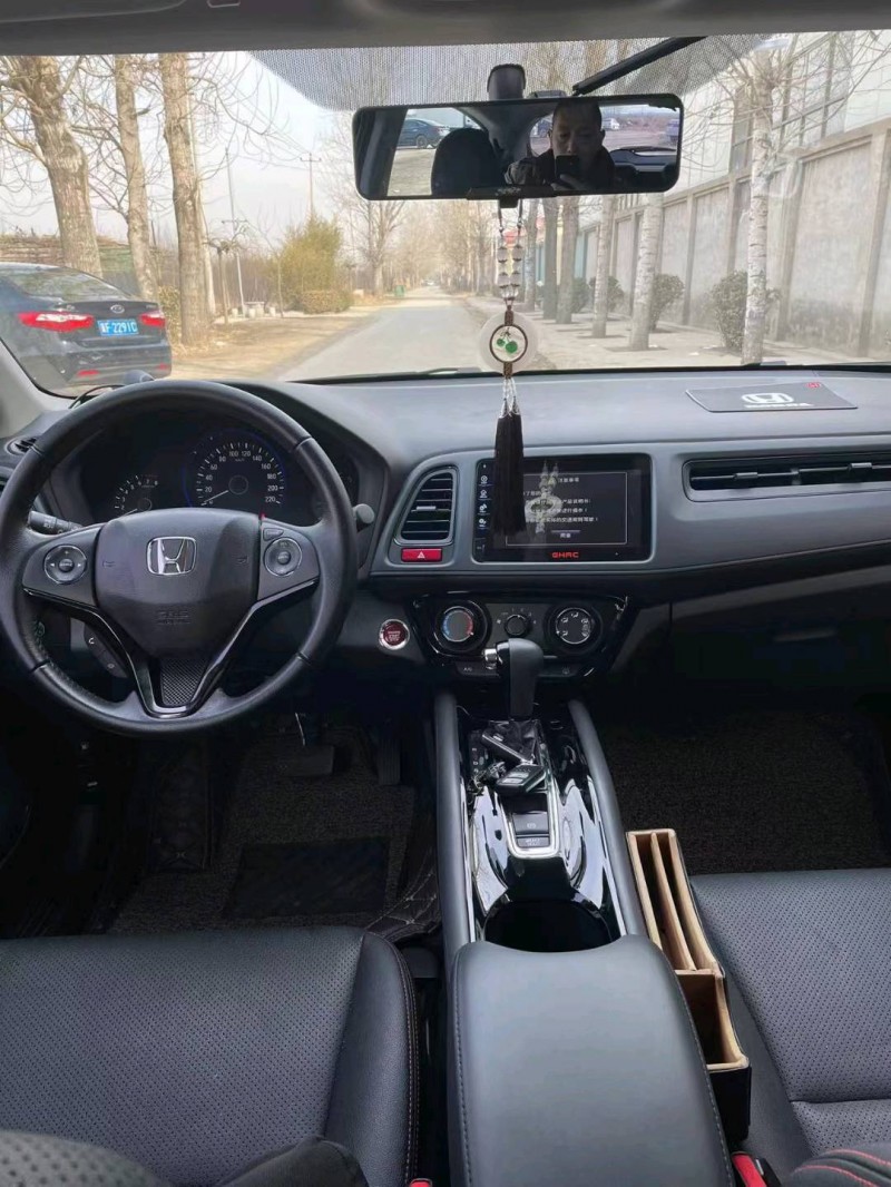 保定17年本田缤智4