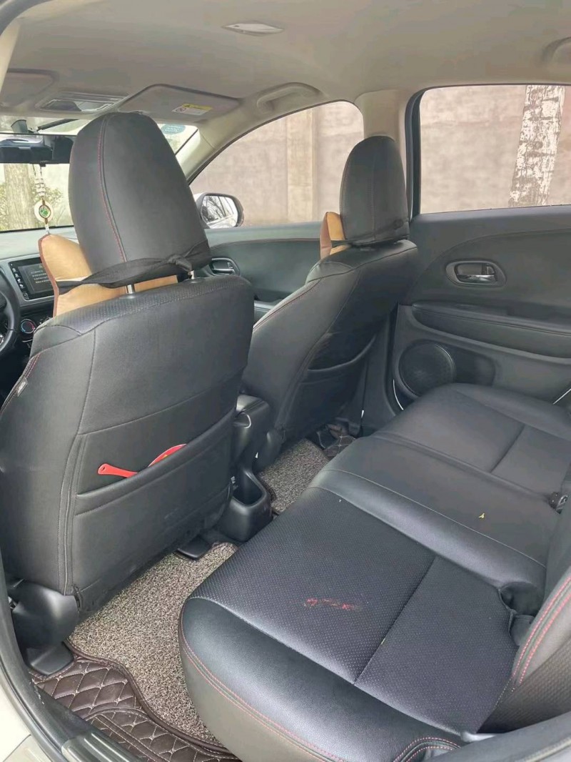 保定17年本田缤智5