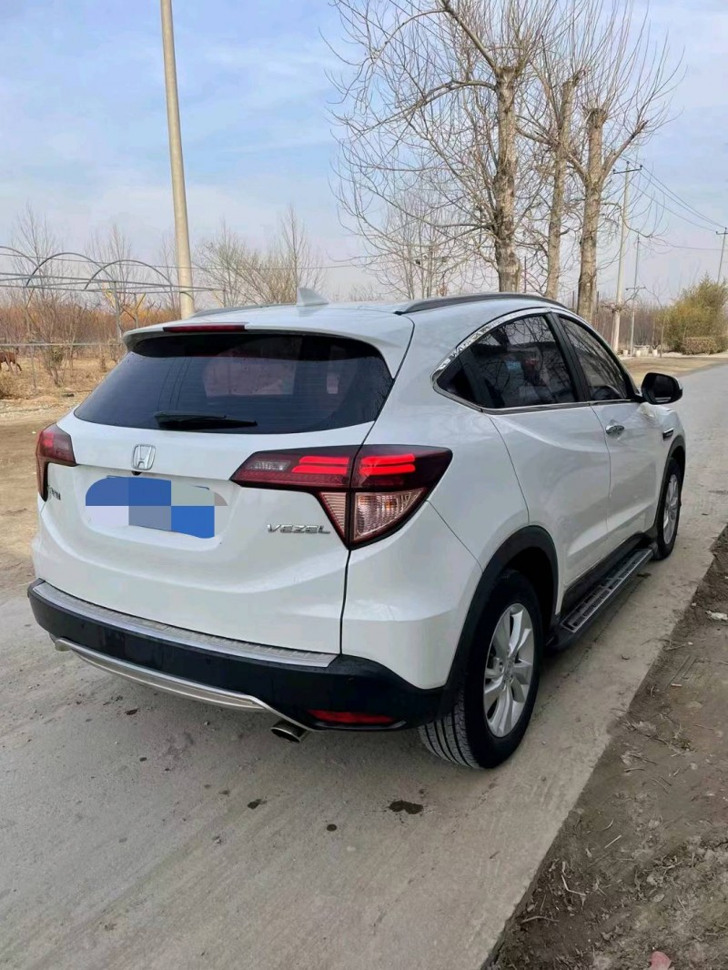 保定17年本田缤智8