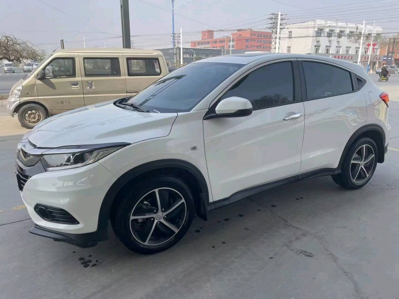 保定22年本田缤智5