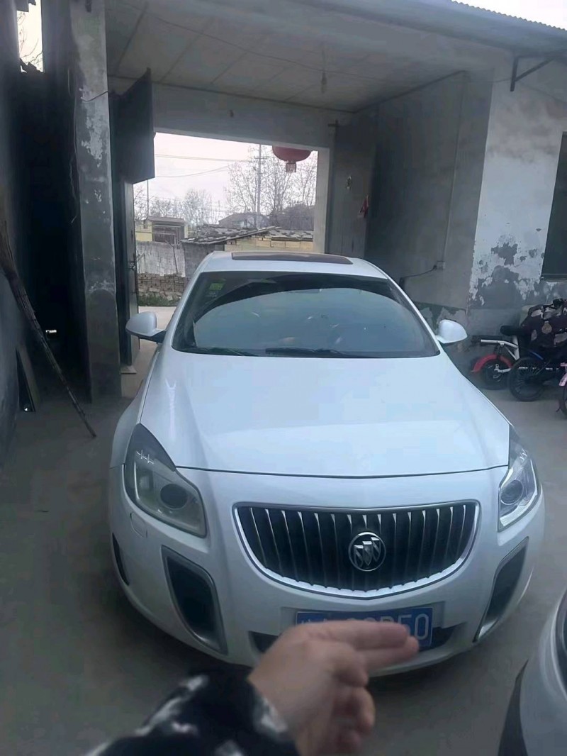 青岛13年别克君威1