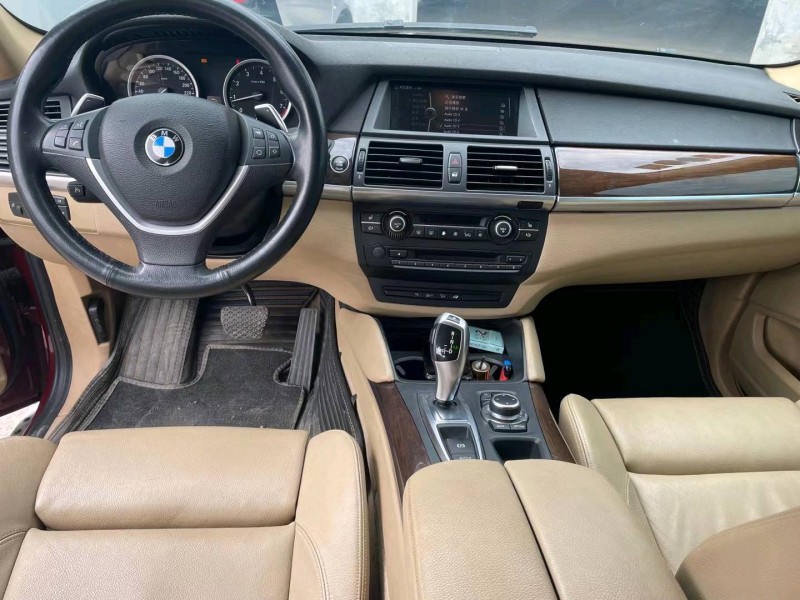 济宁12年宝马X65
