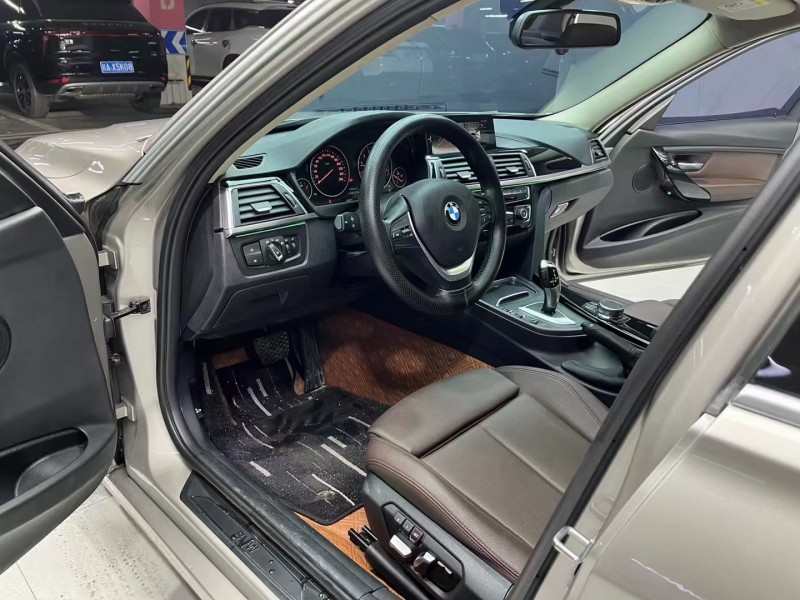 成都19年宝马3系5