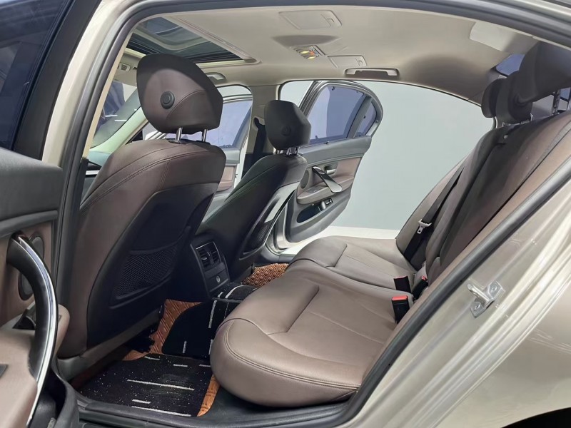 成都19年宝马3系6