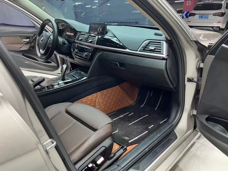 成都19年宝马3系7