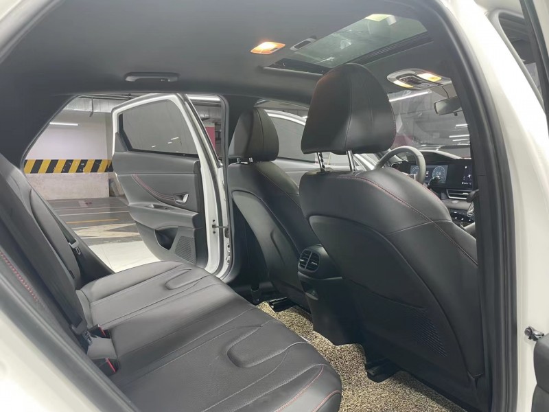 成都22年现代伊兰特5