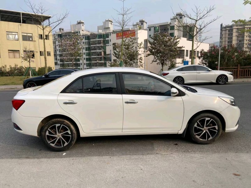 广州17年众泰Z7004