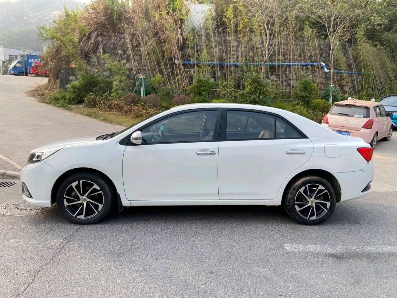 广州17年众泰Z7005