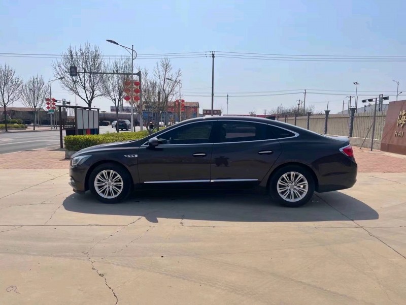 石家庄17年别克君越5