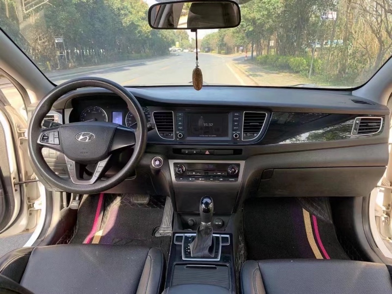 东营16年现代名图3