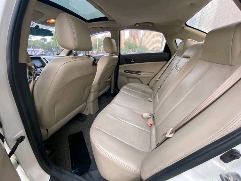 东莞14年长安汽车逸动8