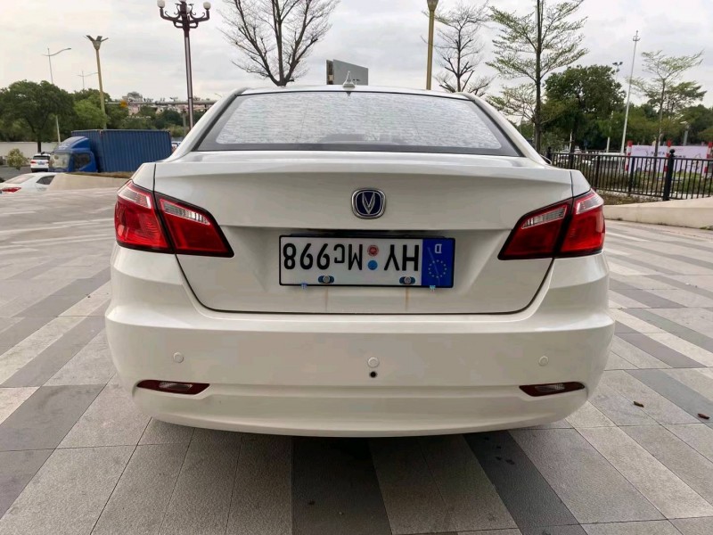 东莞14年长安汽车逸动9