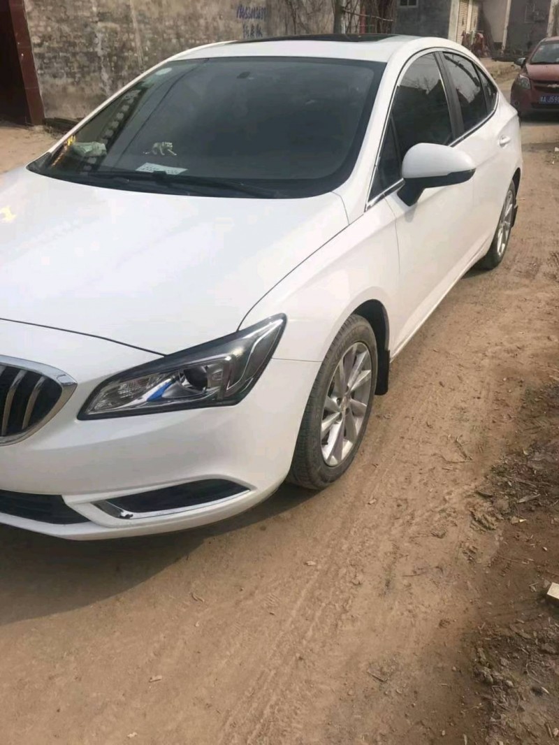 济南16年别克威朗2