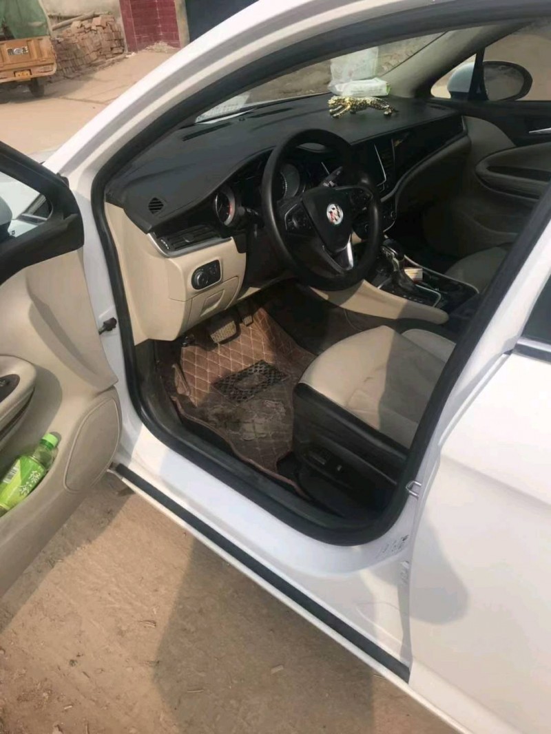 济南16年别克威朗3