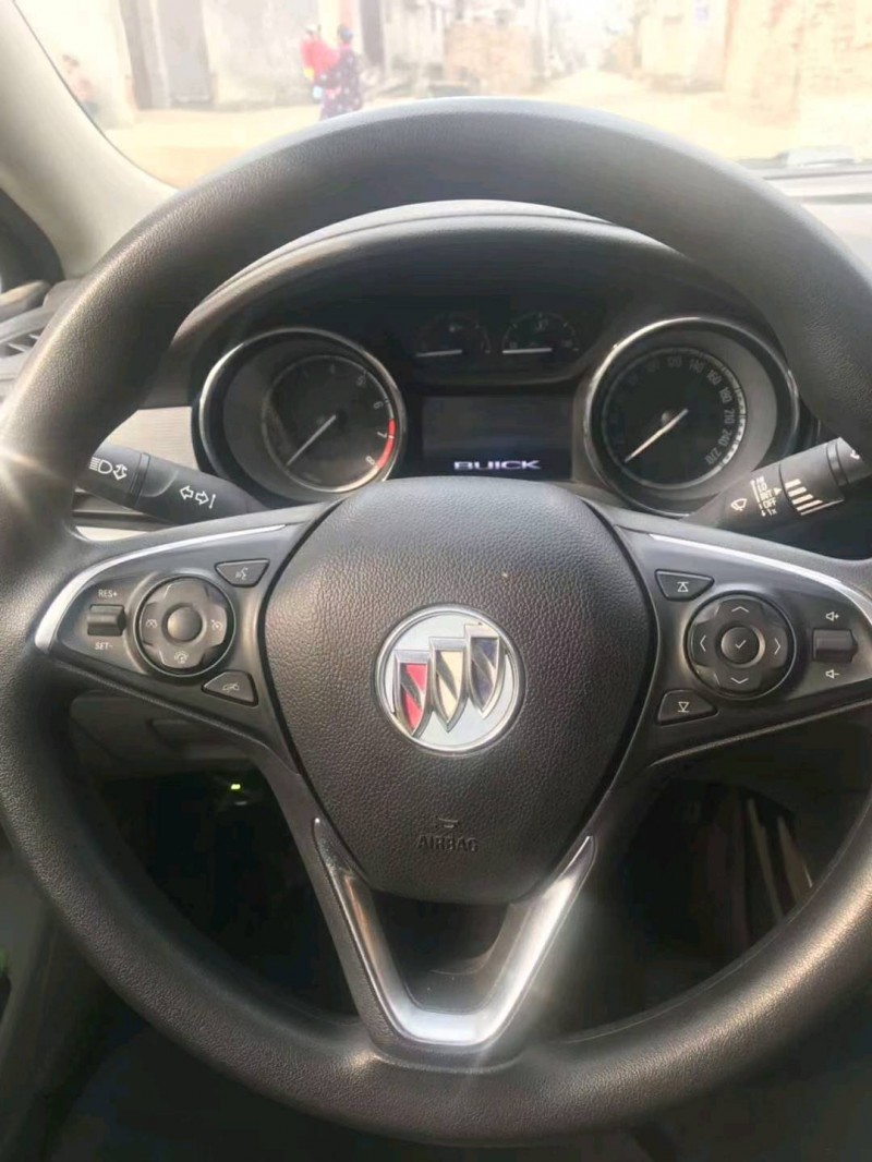 济南16年别克威朗4