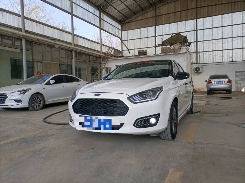 保定17年福特福睿斯3