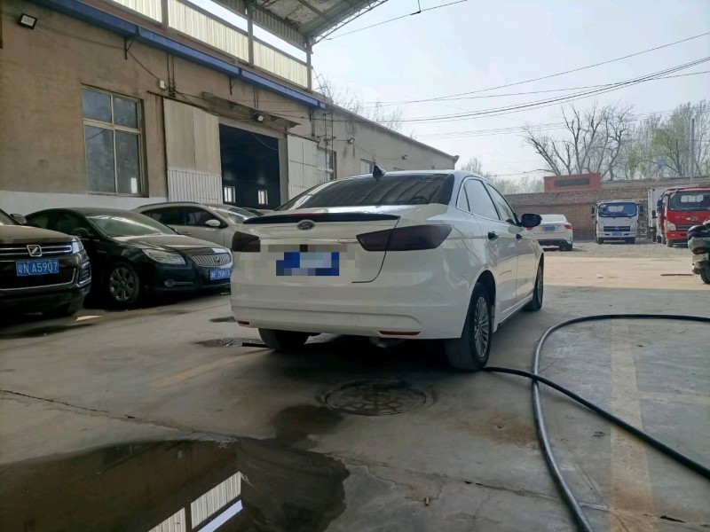 保定17年福特福睿斯8