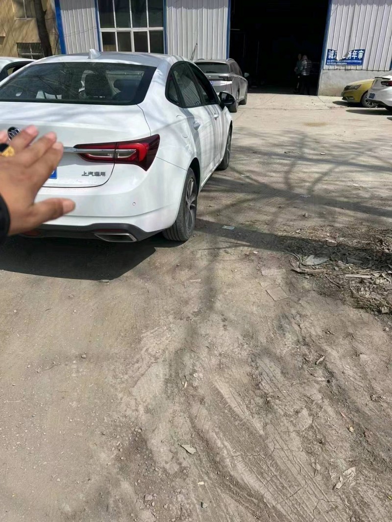 青岛22年别克威朗2