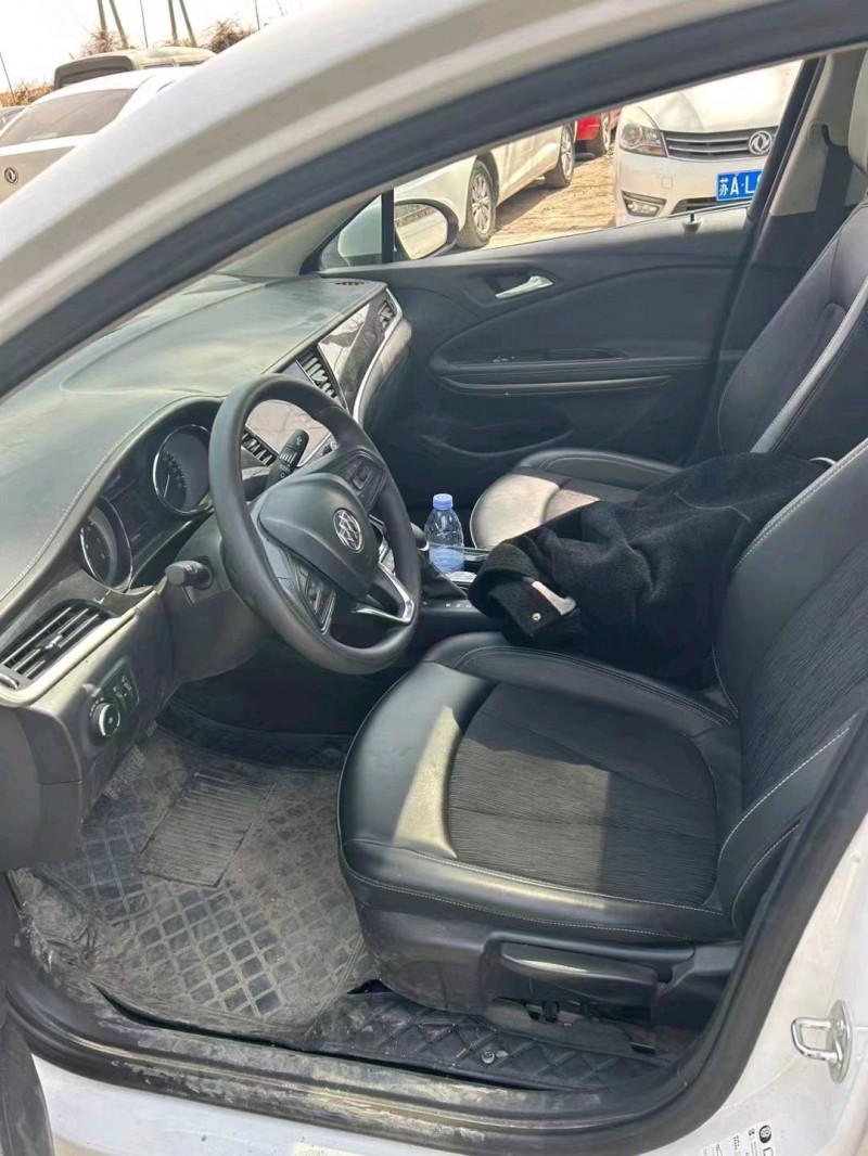 青岛22年别克威朗3