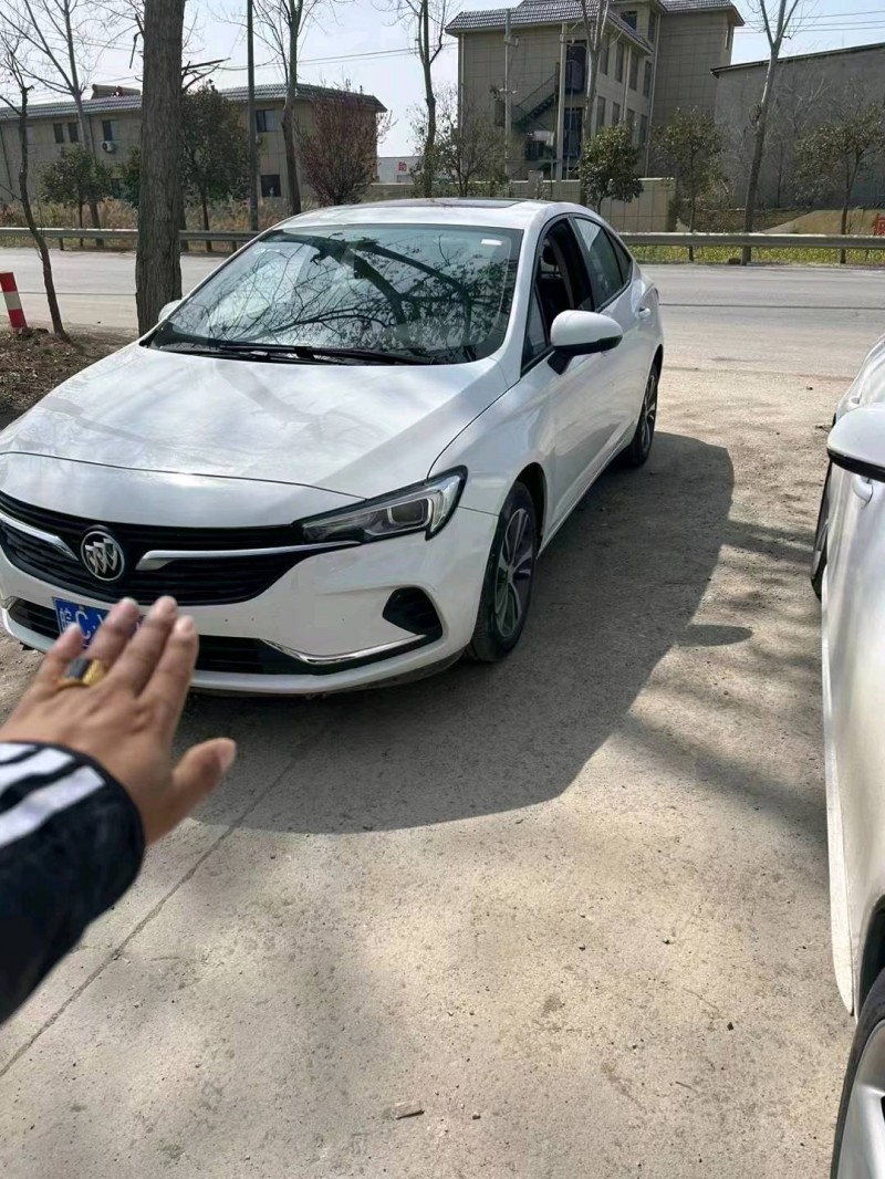 青岛22年别克威朗5