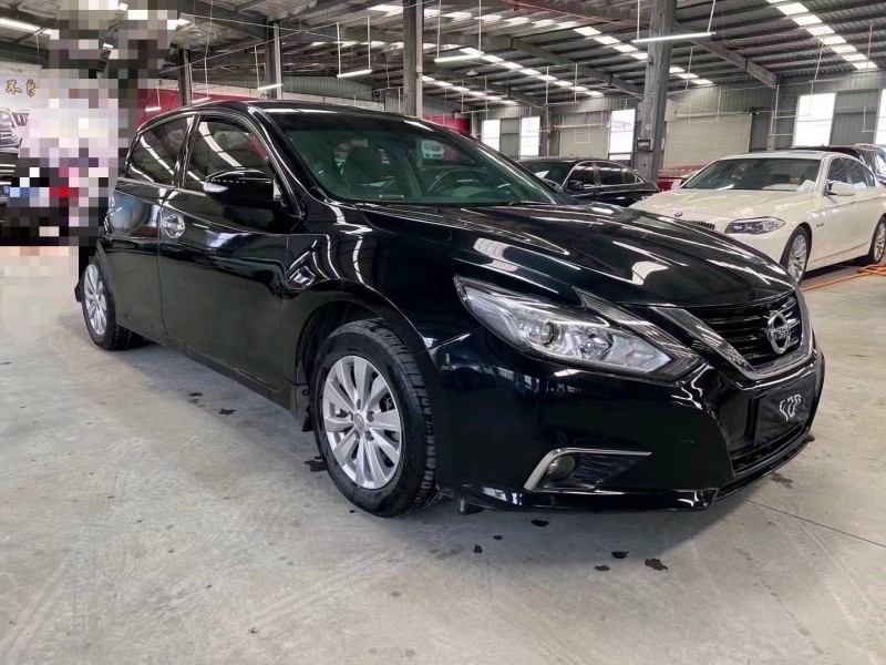 济宁19年日产天籁2