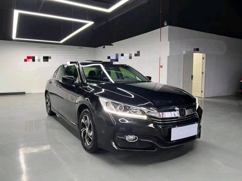 济宁18年本田雅阁2