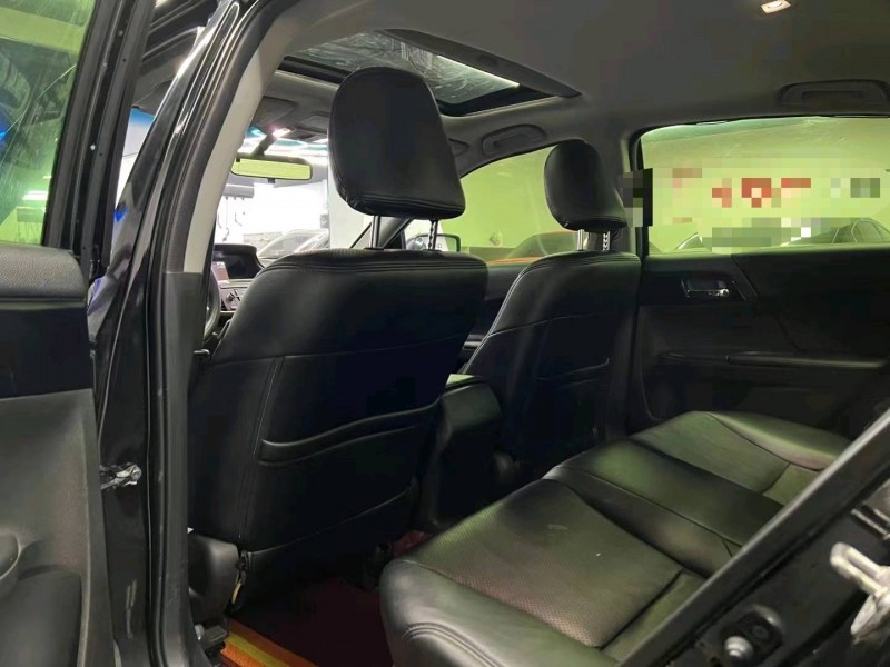 济宁18年本田雅阁5