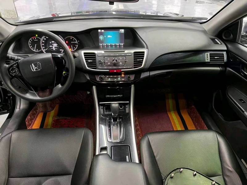 济宁18年本田雅阁6