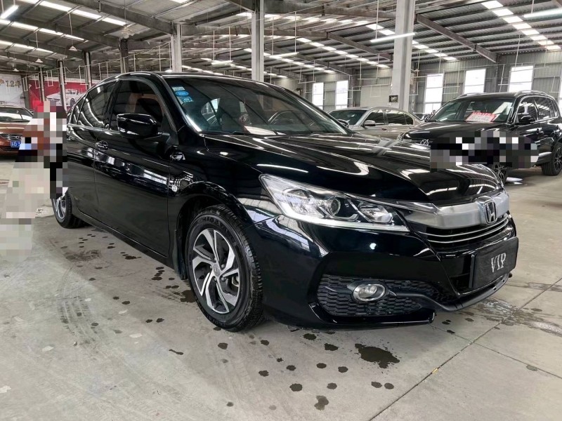 济宁18年本田雅阁2