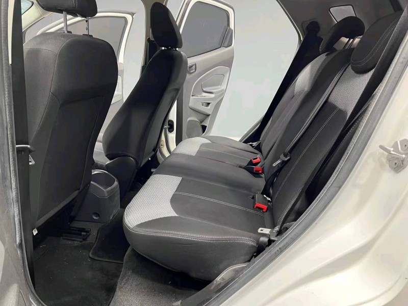 成都16年福特翼搏4