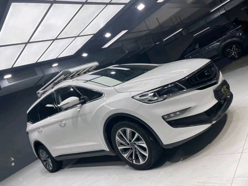 成都19年吉利嘉际3