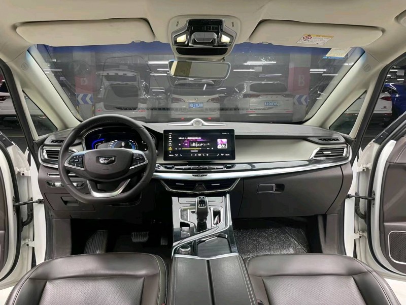 成都19年吉利嘉际6