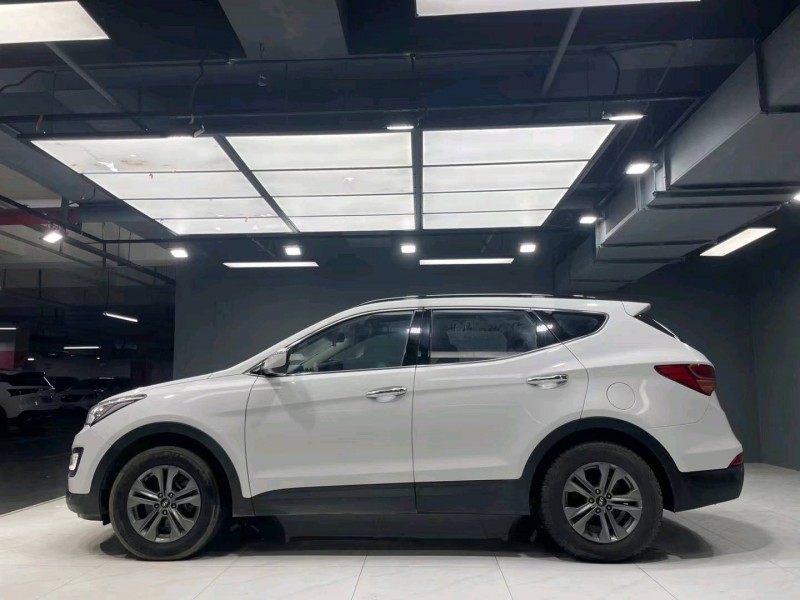 成都15年现代新胜达8