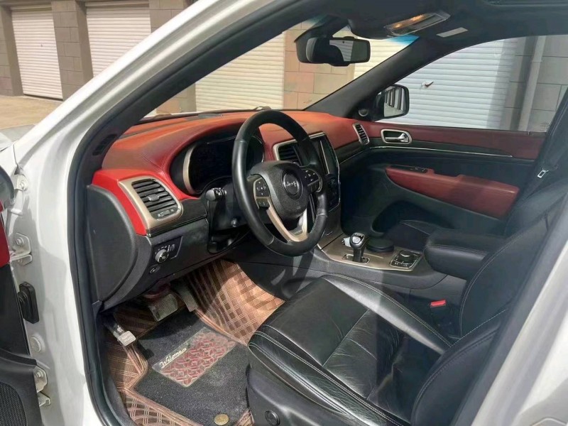 淄博17年Jeep大切诺基8