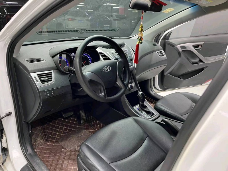 成都17年现代朗动5