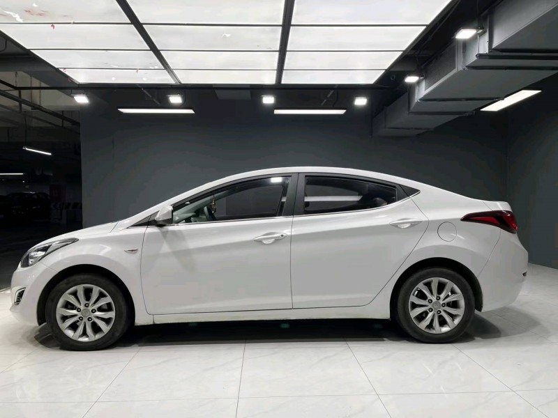 成都17年现代朗动8