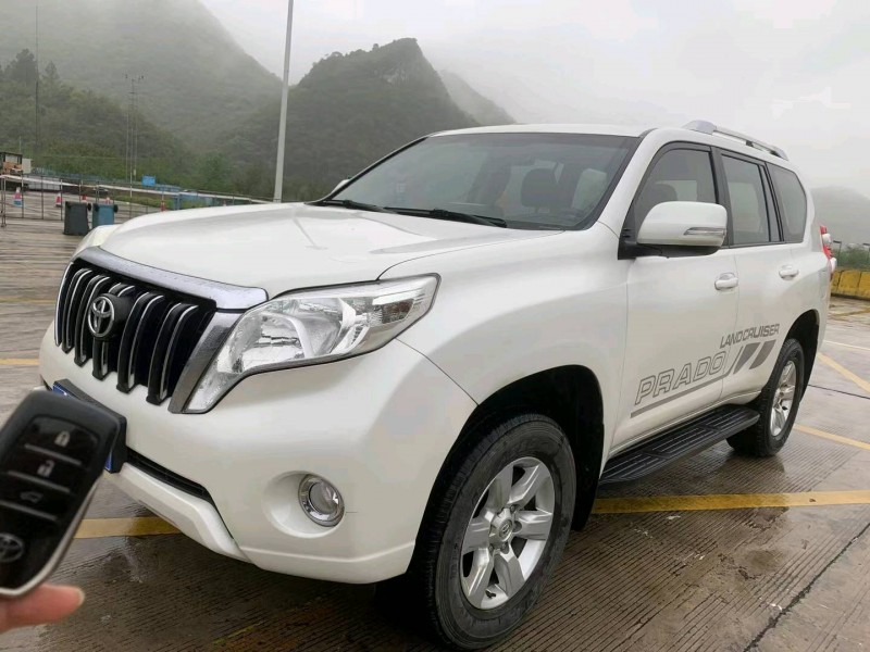 佛山17年丰田普拉多2