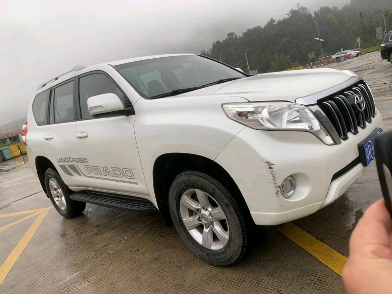 佛山17年丰田普拉多3