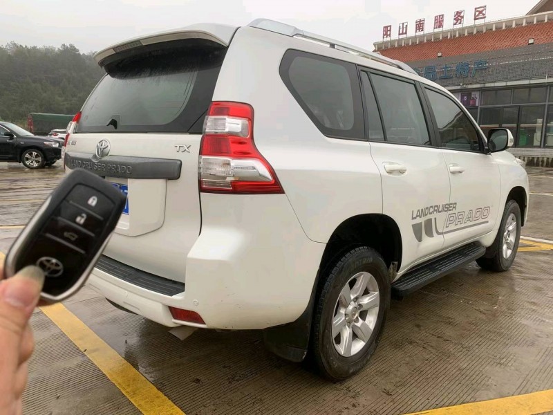 佛山17年丰田普拉多5