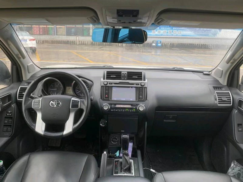 佛山17年丰田普拉多7