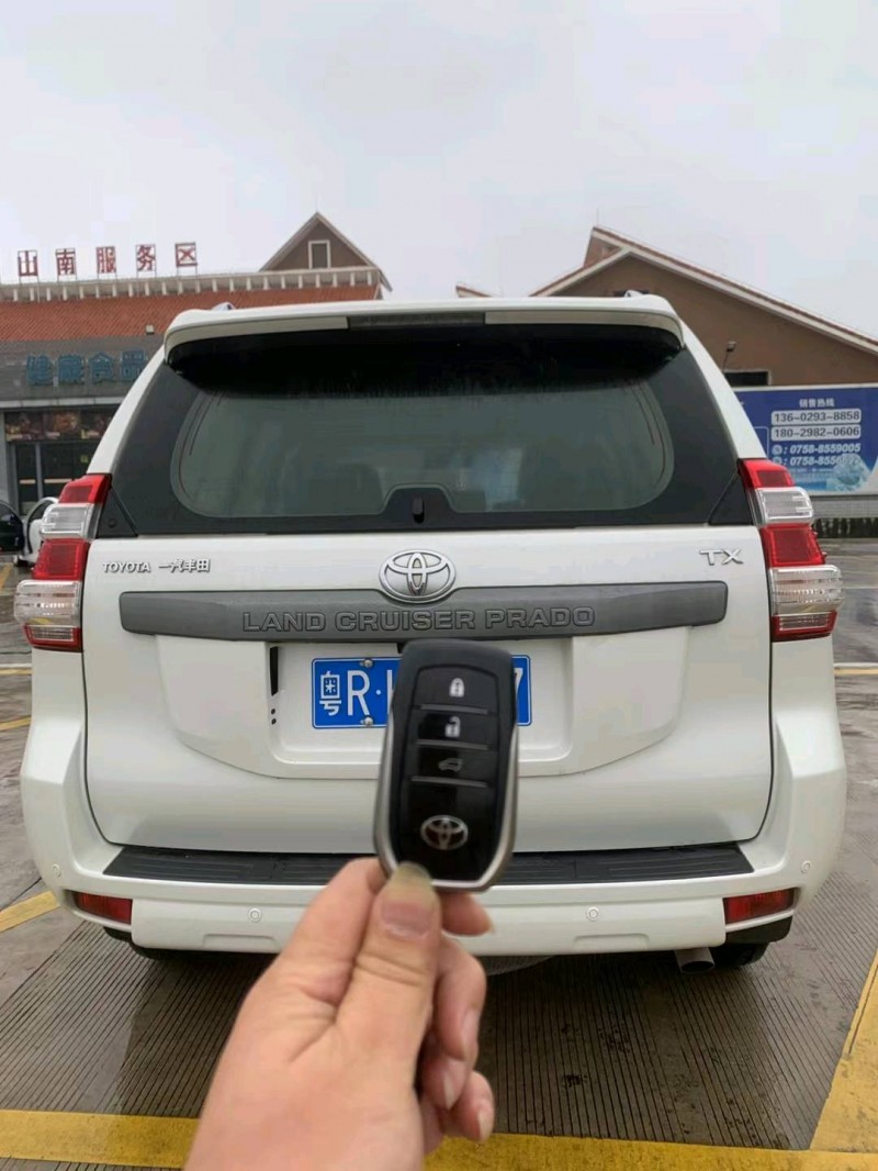 佛山17年丰田普拉多9