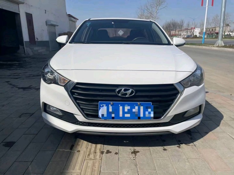 保定17年现代悦纳1