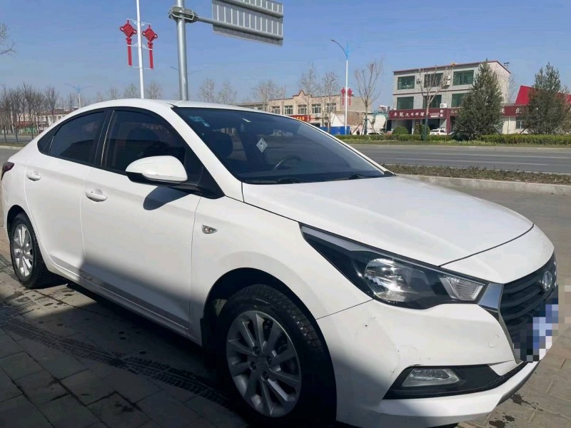 保定17年现代悦纳3