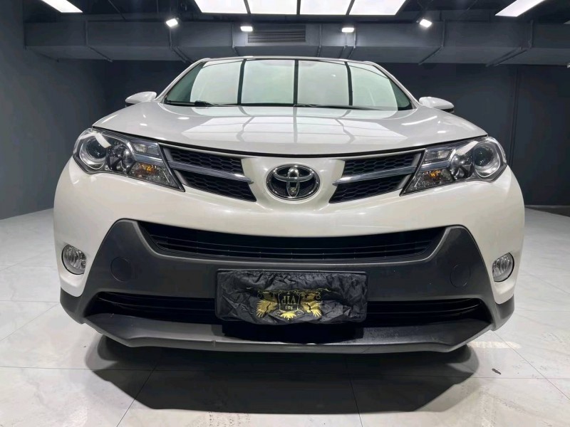 成都16年丰田RAV4荣放1